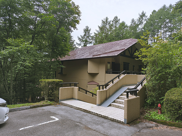 【中古マンション】（360°）長野県茅野市 蓼科高原 東急別荘地 8B棟 2階の角部屋 2LDK  No.20627詳細ページへ