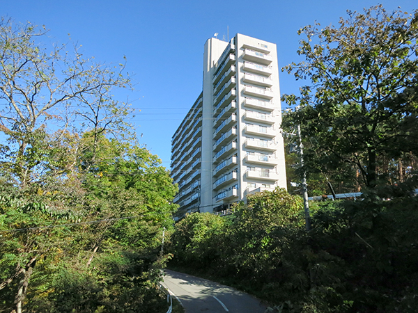 【中古マンション】長野県諏訪市上諏訪　諏訪あさぎりの郷５階の２LDK　高台から諏訪湖を見下ろすマンション NO.20638　詳細ページへ