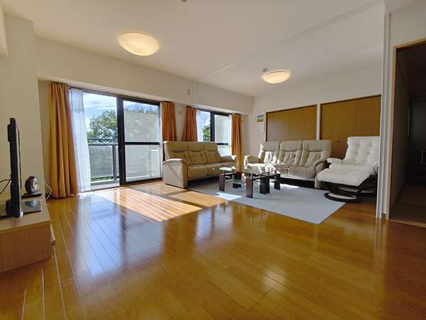 【中古マンション】(360°)長野県諏訪市上諏訪 諏訪あさぎりの郷3階2LDK 諏訪湖を見下ろす高台のマンション NO.20642詳細ページへ